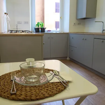 La Casa Di Iulia Bed & Breakfast 4*